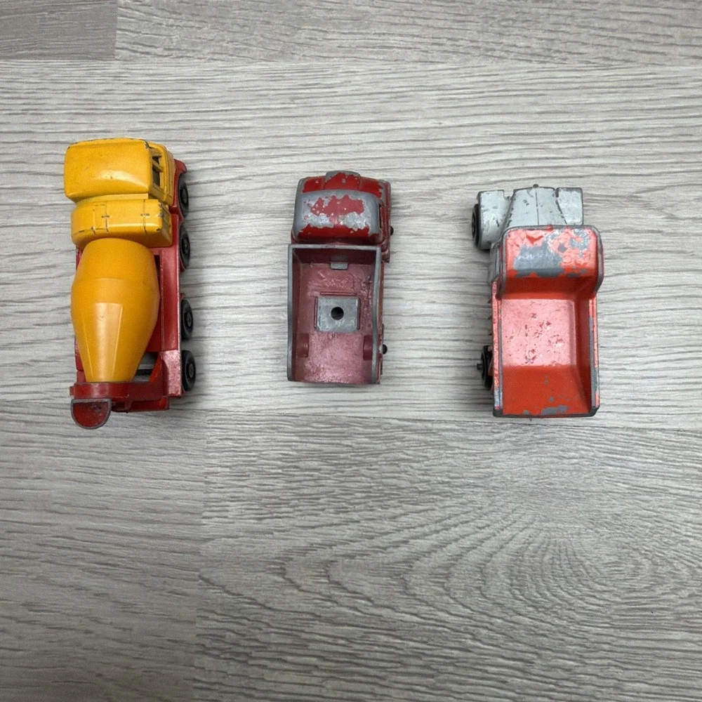 LESNEY MATCHBOX No.16 SCAMMELL SNOW PLOUGH NO13 WRECK TRUCK, NO21 CONCRETE TRUCK